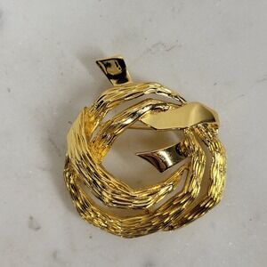 Vintage Crown Trifari Wreath Brooch Pin Gold Tone Abstract Swirl Ribbon Signed